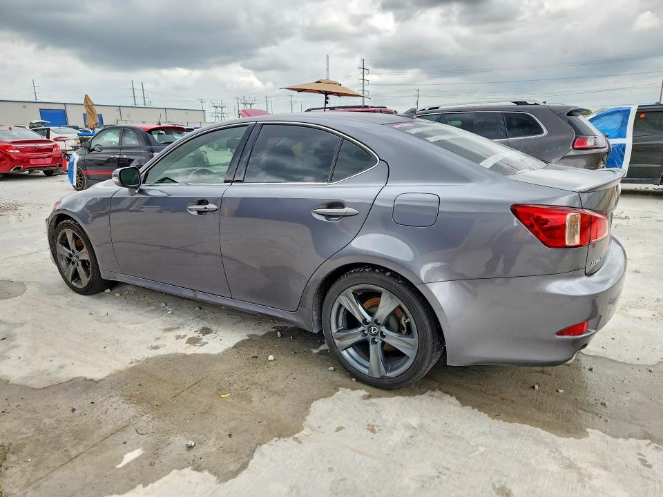 JTHBF5C21C5157401 2012 LEXUS IS photo no. 2