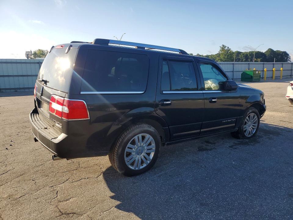 5LMJJ2J50BEJ01965 2011 LINCOLN NAVIGATOR photo no. 3