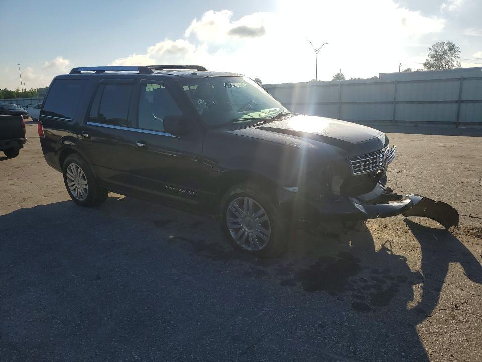 5LMJJ2J50BEJ01965 2011 LINCOLN NAVIGATOR photo no. 4