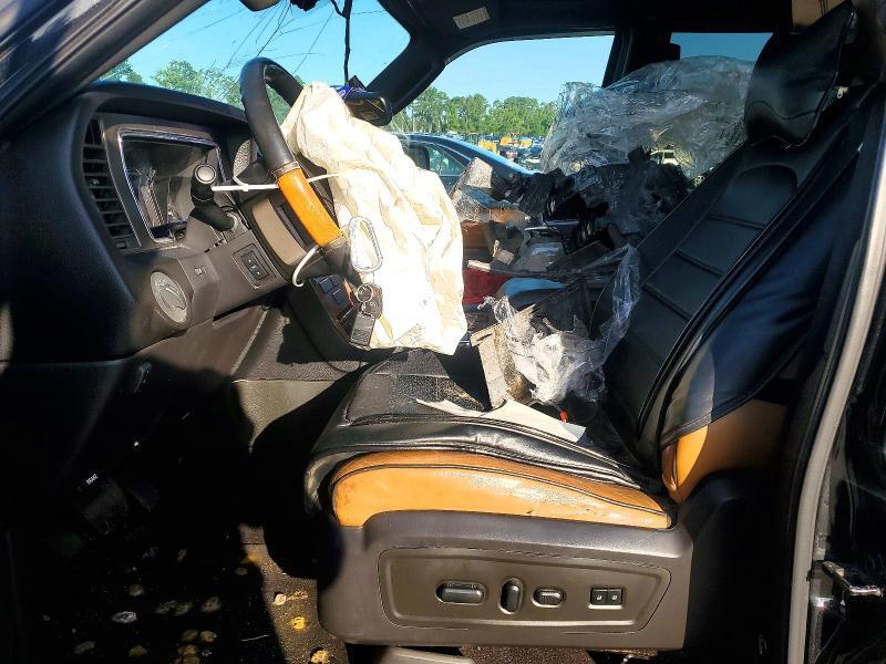 5LMJJ2J50BEJ01965 2011 LINCOLN NAVIGATOR photo no. 7