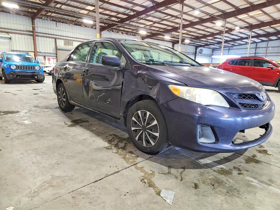 2011 TOYOTA COROLLA LE — Фото 4 из 12