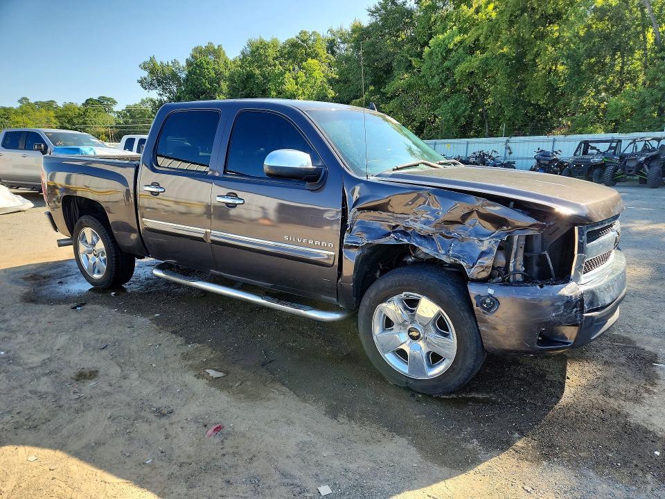 3GCPCSE03BG256416 2011 CHEVROLET SILVERADO photo no. 4
