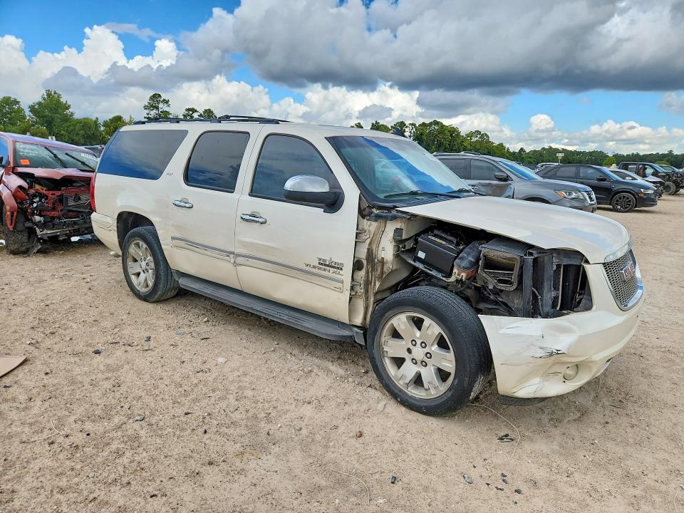 2011 GMC YUKON XL C1500 SLT — Фото 4 из 13
