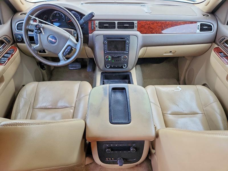 2011 GMC YUKON XL C1500 SLT — Фото 8 из 13