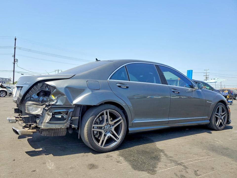 2011 MERCEDES-BENZ S 63 AMG — Фото 3 из 12