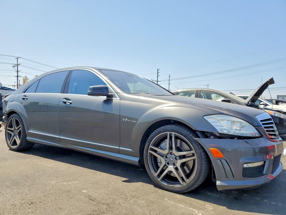 2011 MERCEDES-BENZ S 63 AMG — Фото 4 из 12