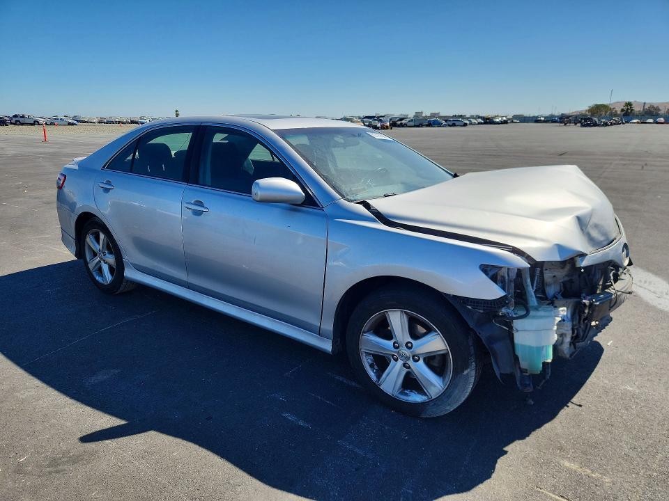 2010 TOYOTA CAMRY SE — Фото 4 из 13