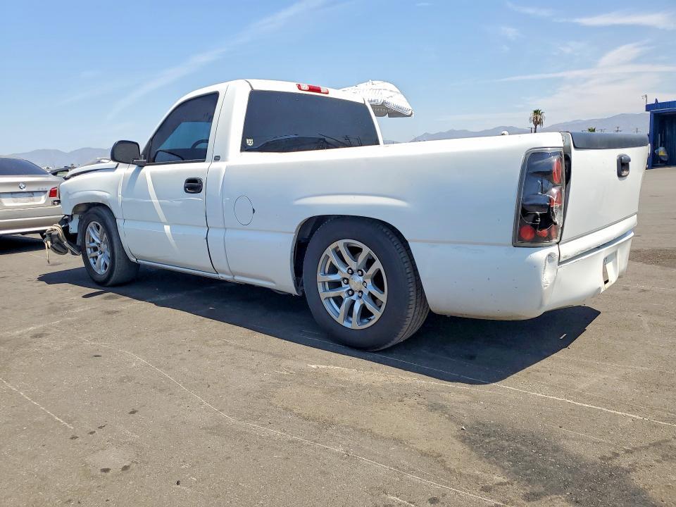 2004 CHEVROLET SILVERADO C1500 — Фото 2 из 12