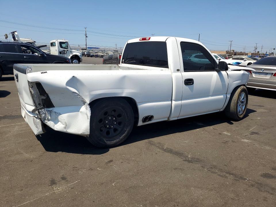 2004 CHEVROLET SILVERADO C1500 — Фото 3 из 12