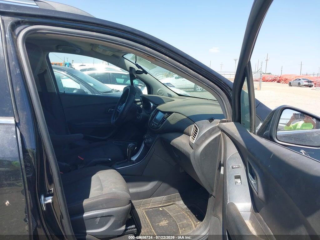 3GNCJLSB2HL215881 2017 CHEVROLET TRAX photo no. 5