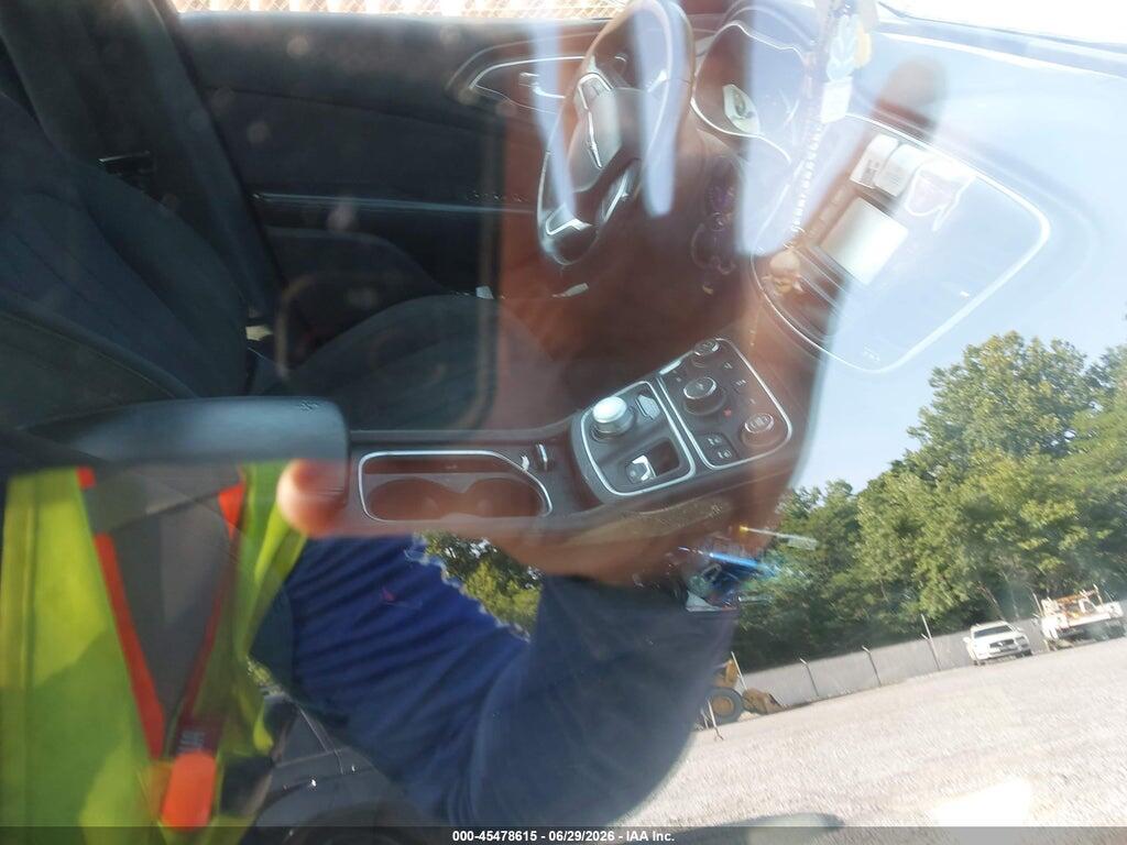 1C3CCCAB7GN154115 2016 CHRYSLER 200 photo no. 5
