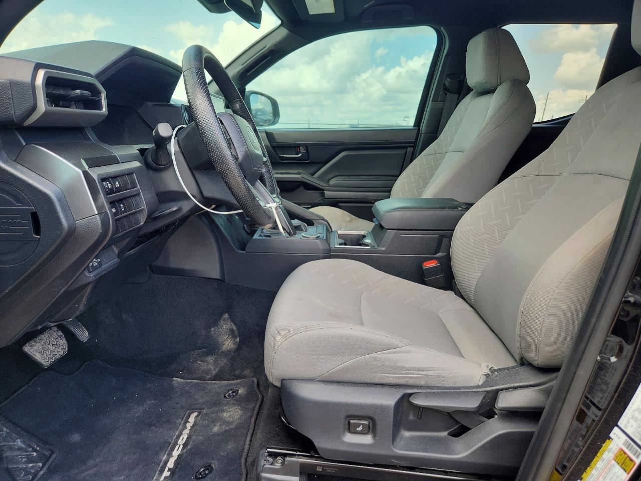 2025 TOYOTA TACOMA SR5 — Фото 7 из 12