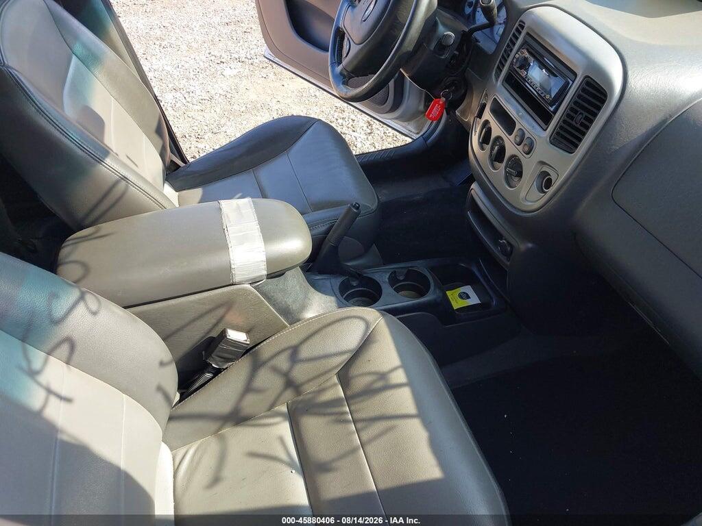 1FMYU93164KB06099 2004 FORD ESCAPE photo no. 5