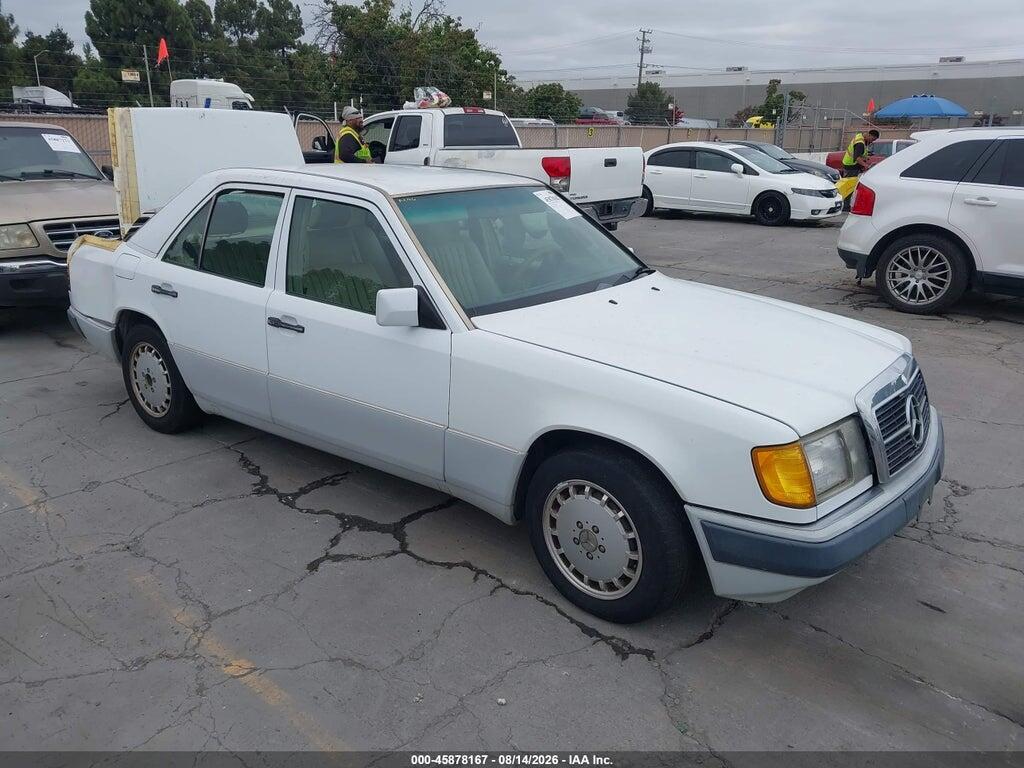 1993 MERCEDES-BENZ 300 WDBEA28E8PB995171