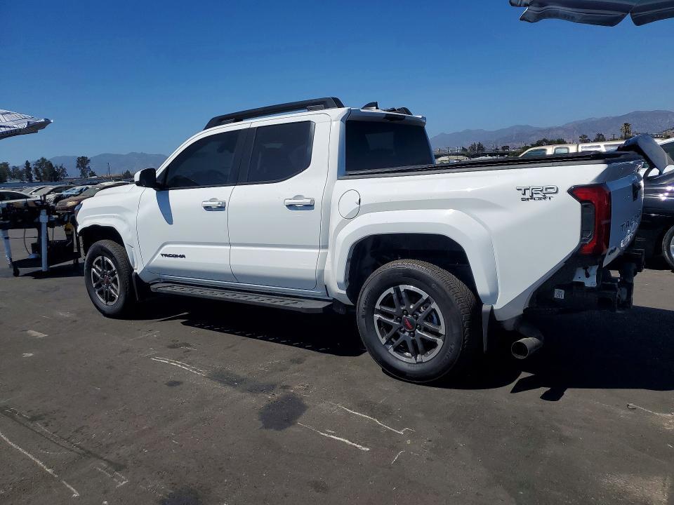 2025 TOYOTA TACOMA TRD SPORT — Фото 2 из 12