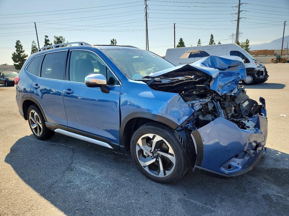 2024 SUBARU FORESTER TOURING — Фото 4 из 13