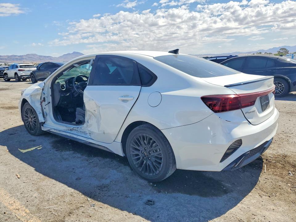 2023 KIA FORTE GT LINE — Фото 2 из 13