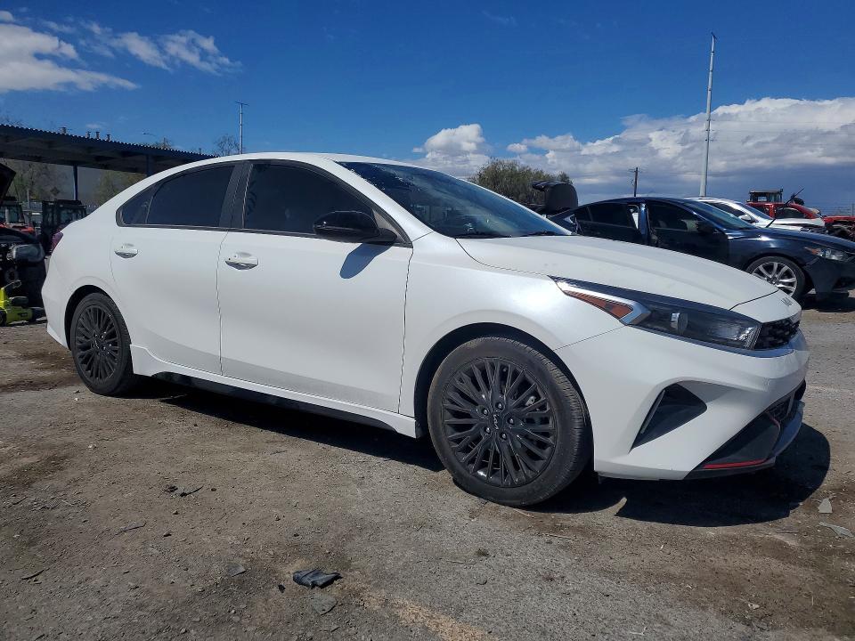 2023 KIA FORTE GT LINE — Фото 4 из 13