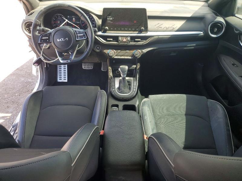 2023 KIA FORTE GT LINE — Фото 8 из 13