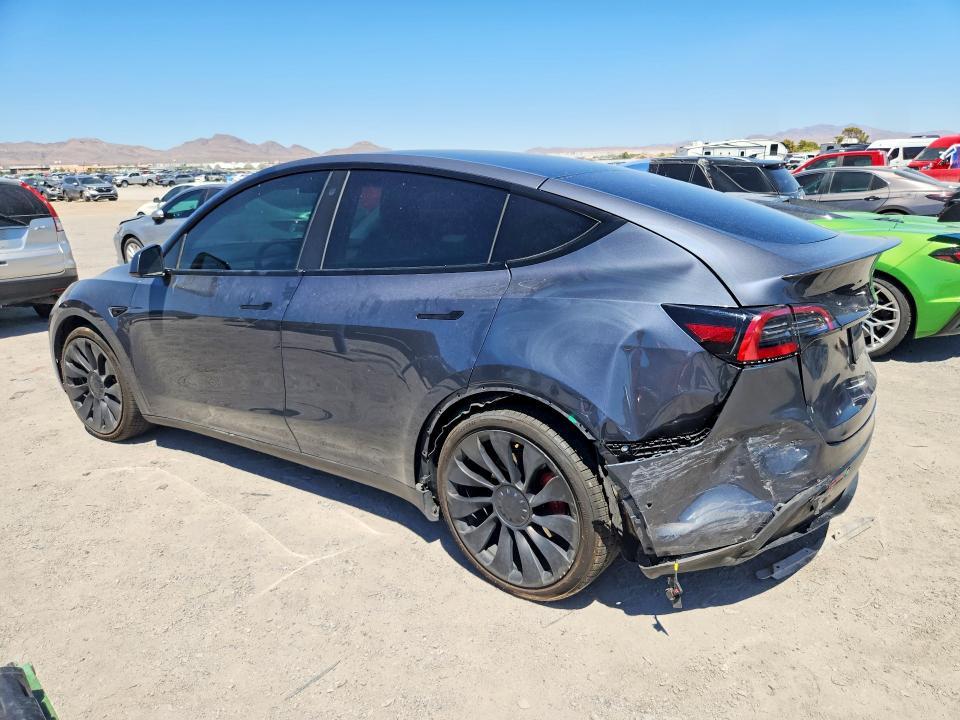 2022 TESLA MODEL Y — Фото 2 из 13