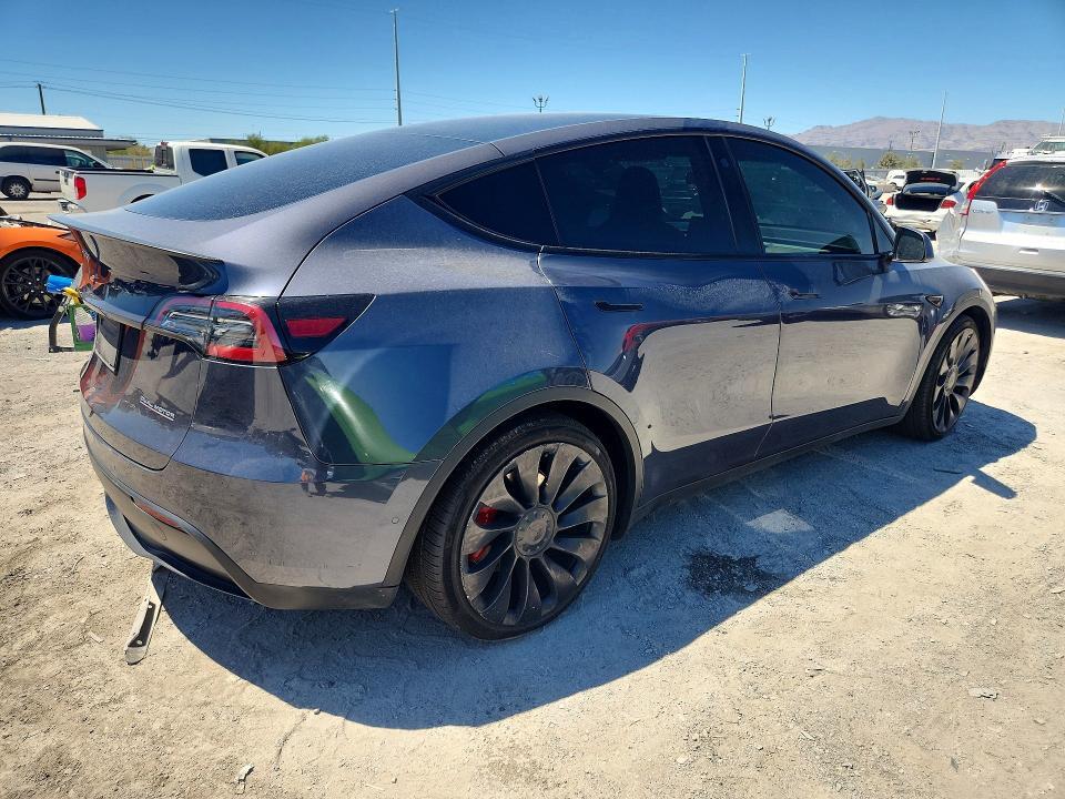 2022 TESLA MODEL Y — Фото 3 из 13