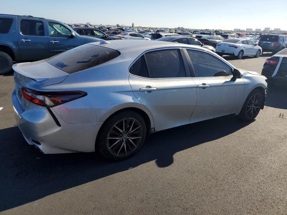 2022 TOYOTA CAMRY SE — Фото 3 из 13