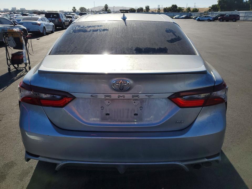 2022 TOYOTA CAMRY SE — Фото 6 из 13