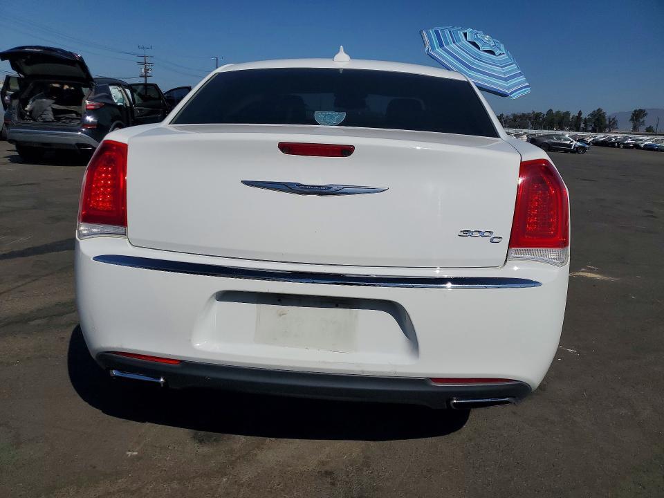 2016 CHRYSLER 300C — Фото 6 из 12