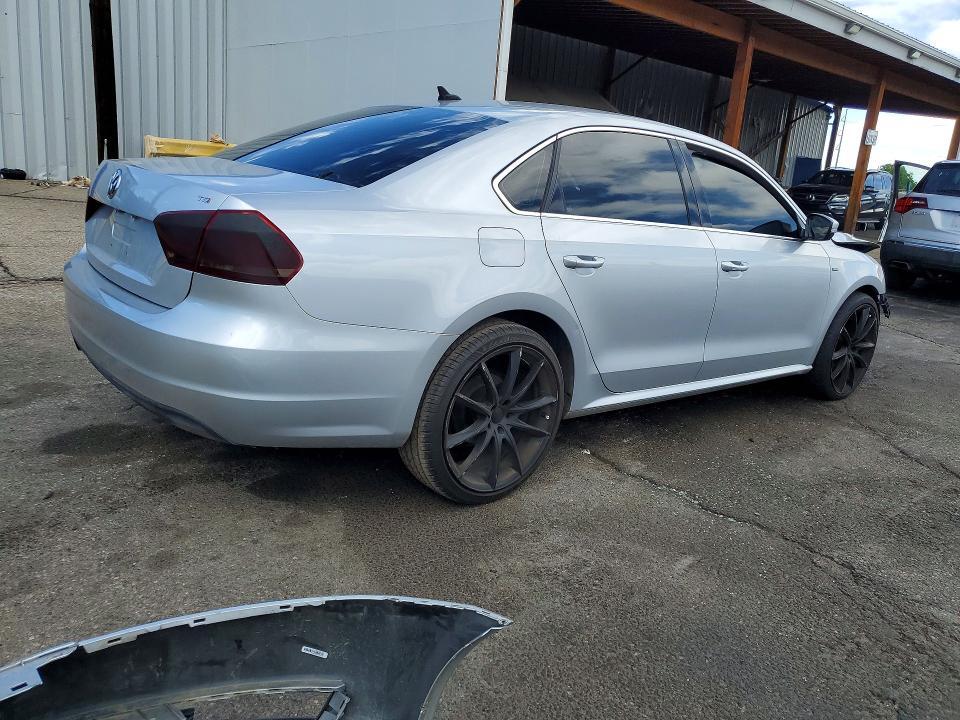 1VWAT7A38FC112613 2015 VOLKSWAGEN PASSAT photo no. 3