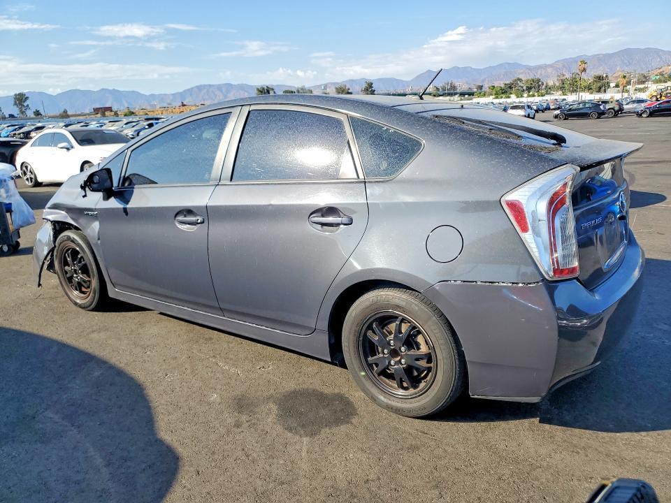 2014 TOYOTA PRIUS TWO — Фото 2 из 12