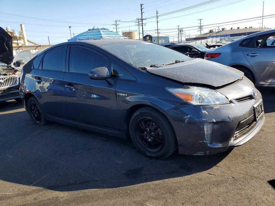 2014 TOYOTA PRIUS TWO — Фото 4 из 12
