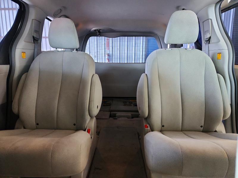 2013 TOYOTA SIENNA L 7-PASSENGER — Фото 10 из 13