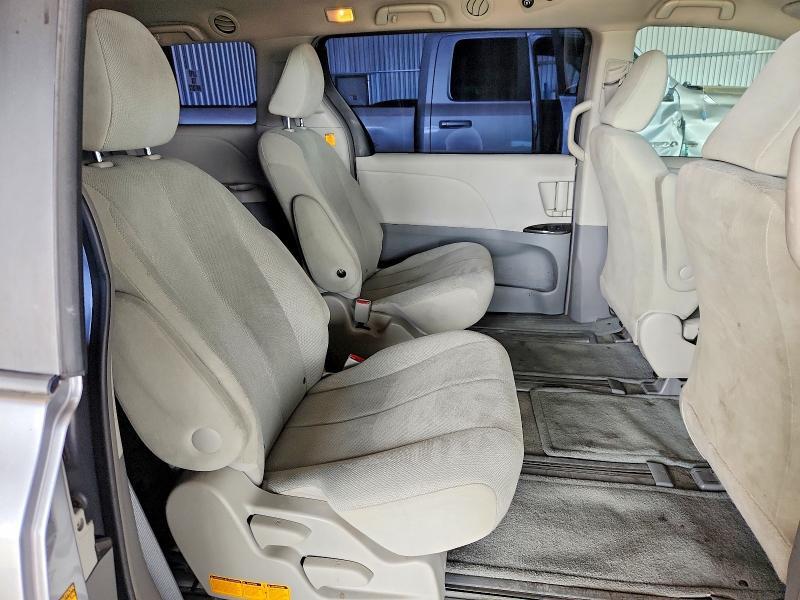 2013 TOYOTA SIENNA L 7-PASSENGER — Фото 11 из 13
