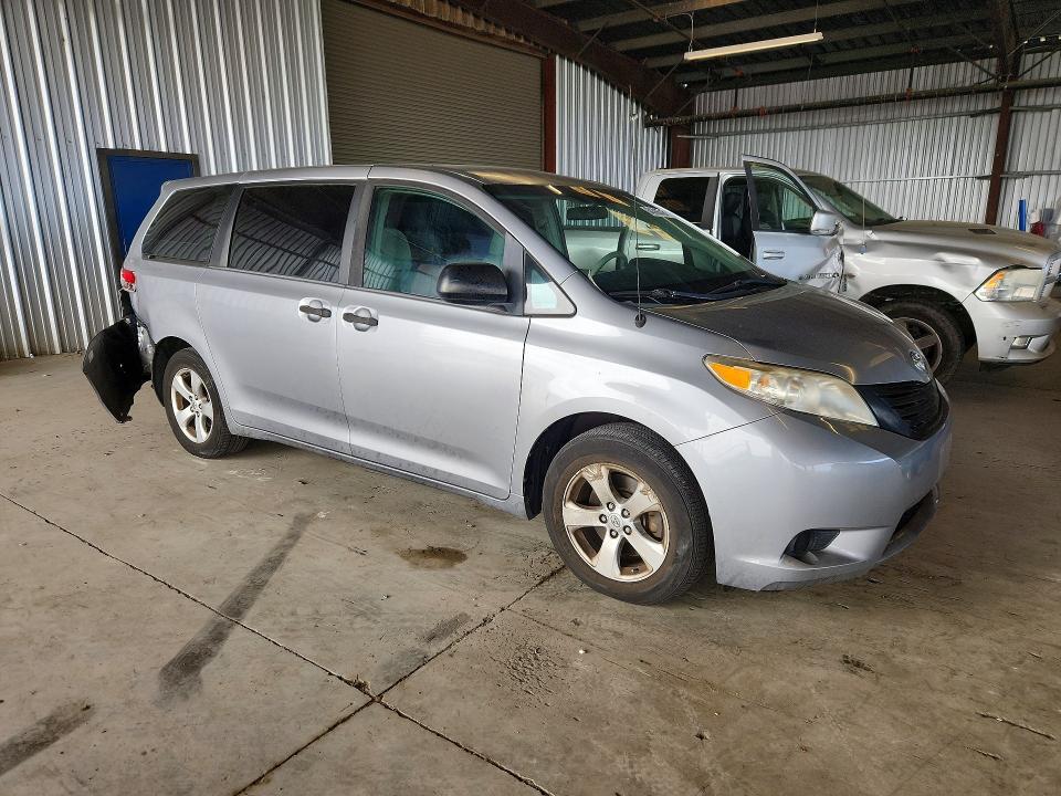 2013 TOYOTA SIENNA L 7-PASSENGER — Фото 4 из 13