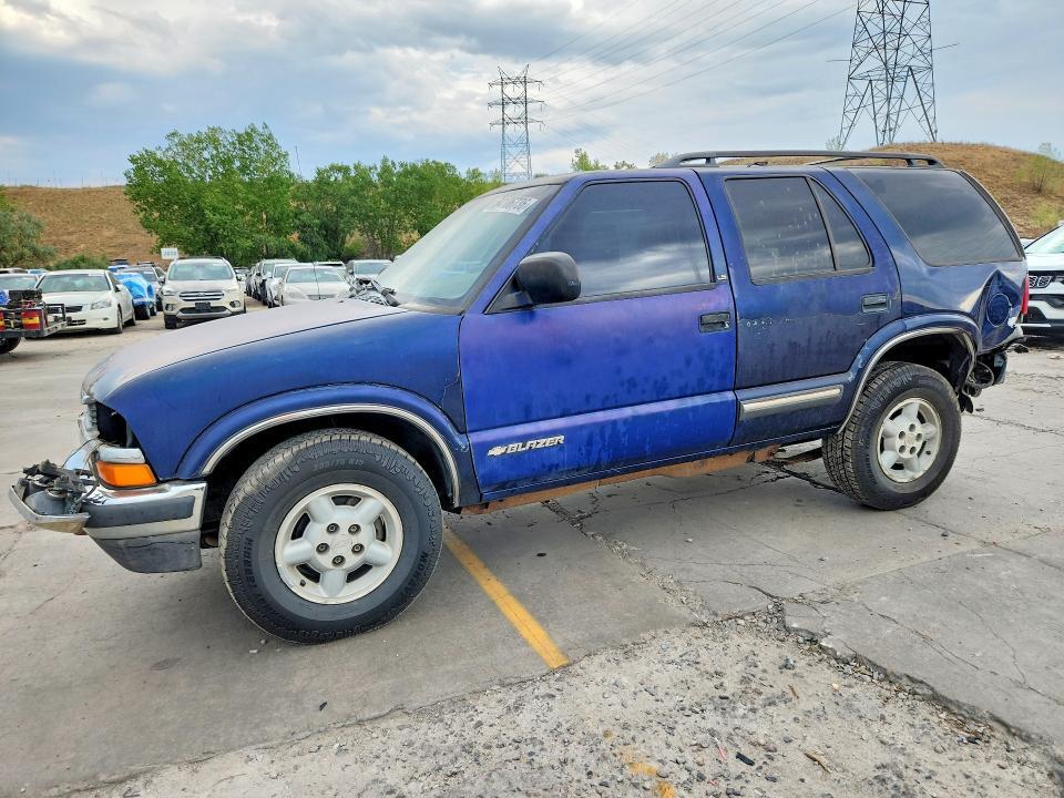 1999 CHEVROLET BLAZER 1GNDT13W8X2170658