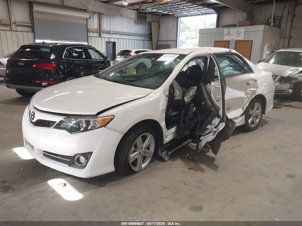 4T1BF1FK5EU315068 2014 TOYOTA CAMRY photo no. 2