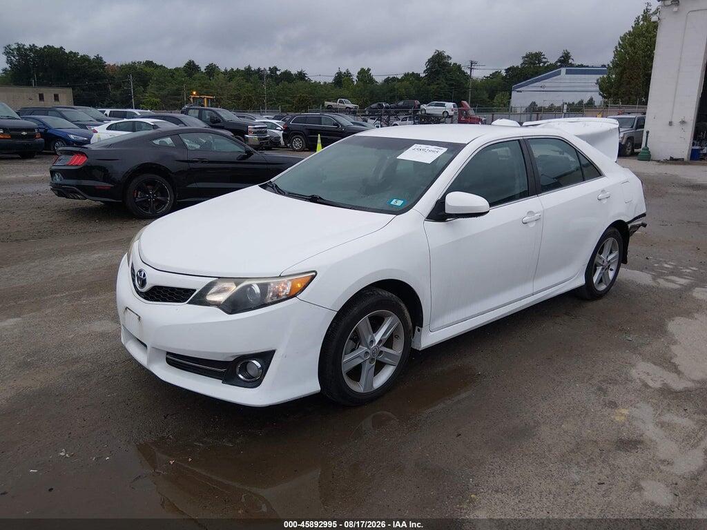 4T1BF1FK5EU799260 2014 TOYOTA CAMRY photo no. 2