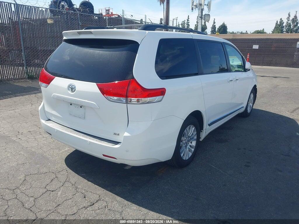 5TDYK3DC6ES466362 2014 TOYOTA SIENNA photo no. 4