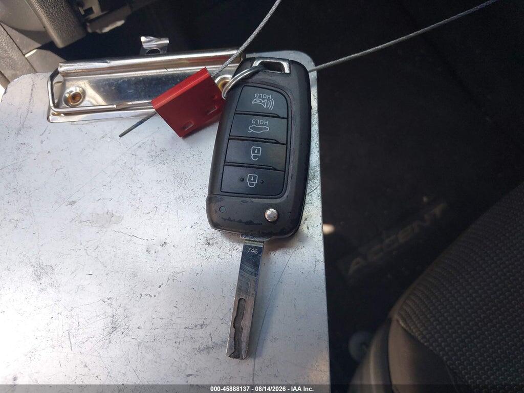 3KPC24A30JE034875 2018 HYUNDAI ACCENT photo no. 11