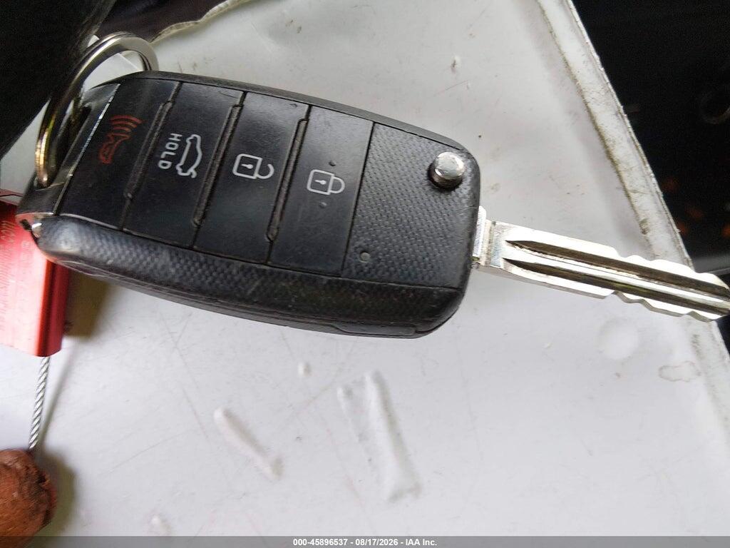 3KPFK4A73HE052636 2017 KIA FORTE photo no. 11