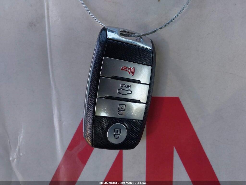 3KPFL4A79HE020979 2017 KIA FORTE photo no. 11