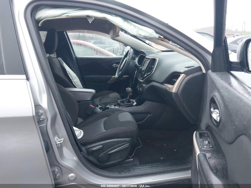 1C4PJMCXXJD617072 2018 JEEP CHEROKEE photo no. 5