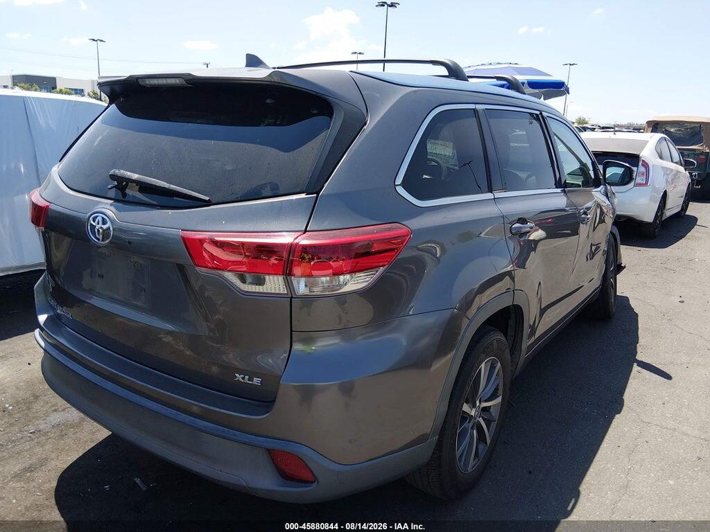 5TDKZRFH2JS531487 2018 TOYOTA HIGHLANDER photo no. 4