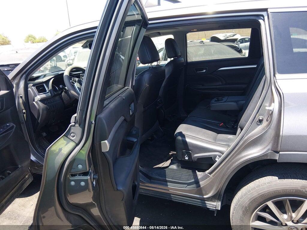 5TDKZRFH2JS531487 2018 TOYOTA HIGHLANDER photo no. 8