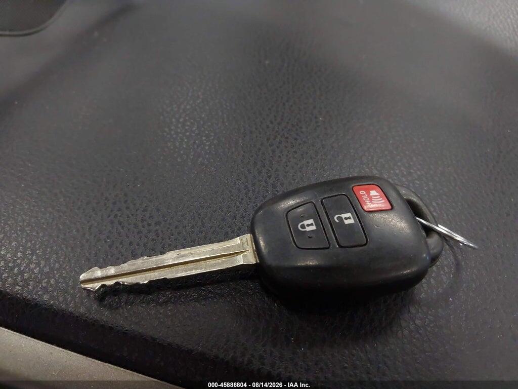 2T3BFREV4FW242763 2015 TOYOTA RAV4 photo no. 11