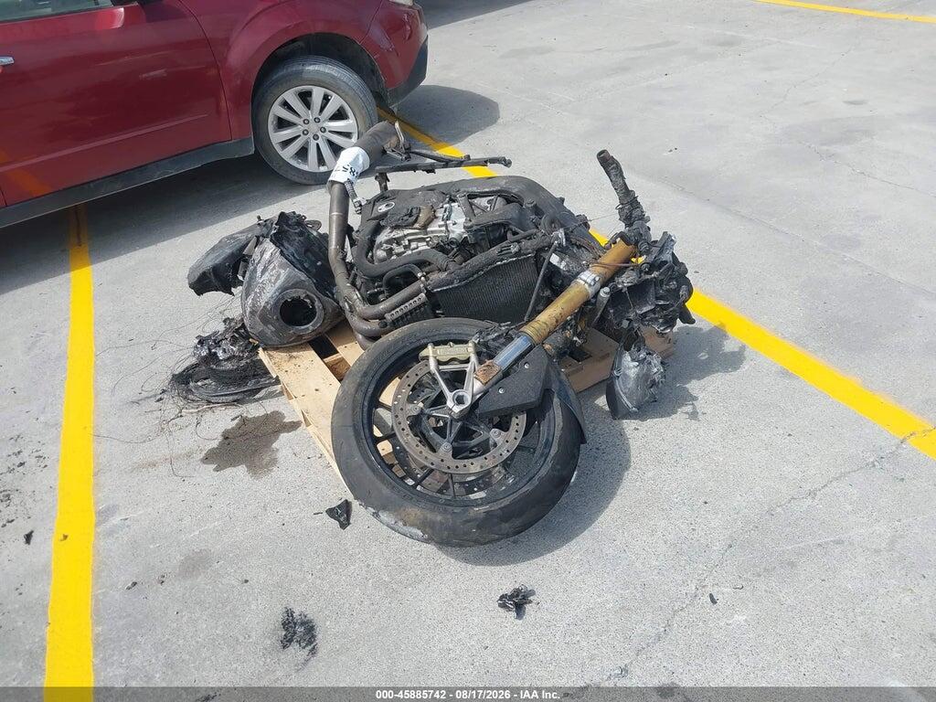2015 BMW S 1000 WB10D2109FZ352669