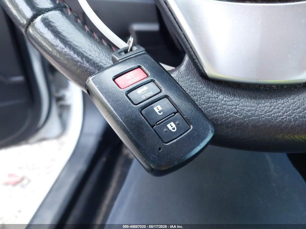 5YFBURHEXHP642485 2017 TOYOTA COROLLA photo no. 11