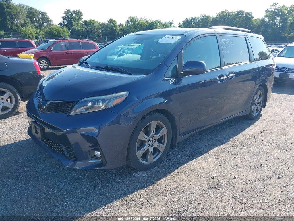 5TDXZ3DC2JS906630 2018 TOYOTA SIENNA photo no. 2
