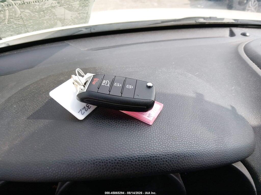 KNDJP3A53G7243735 2016 KIA SOUL photo no. 11
