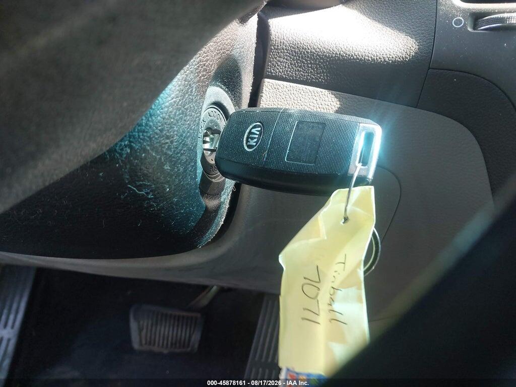 3KPFK4A74HE054573 2017 KIA FORTE photo no. 11